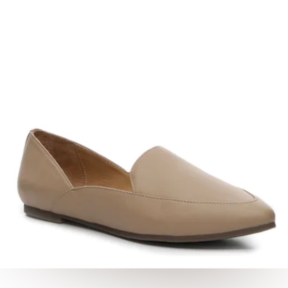 Kelly & Katie Nude Pointed Toe Flats